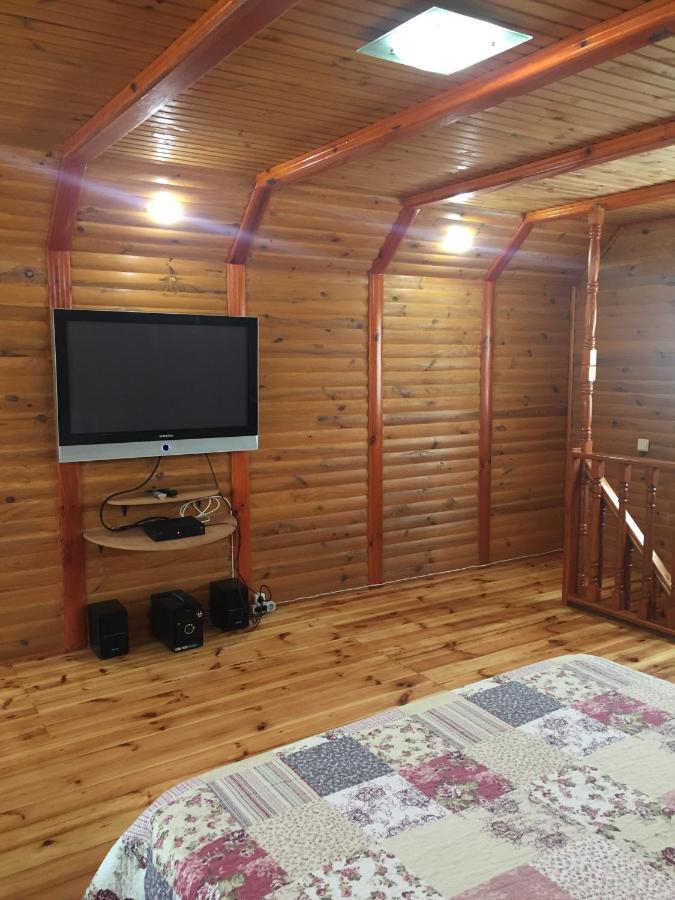 Домик Для Отдыха Рядом Днепр チェルカースィ エクステリア 写真